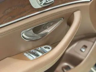 Mercedes-Benz E-Class 2023 E 300 L Luxury type Passenger car interior photo 6 Mercedes-Benz E-Class 2023 E 300 L Luxury type Passenger car interior photo 6
