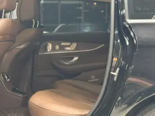 Mercedes-Benz E-Class 2023 E 300 L Luxury type Passenger car interior photo 10 Mercedes-Benz E-Class 2023 E 300 L Luxury type Passenger car interior photo 10