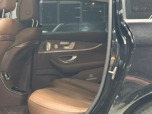 Mercedes-Benz E-Class 2023 E 300 L Luxury type Passenger car interior photo 10 Mercedes-Benz E-Class 2023 E 300 L Luxury type Passenger car interior photo 10