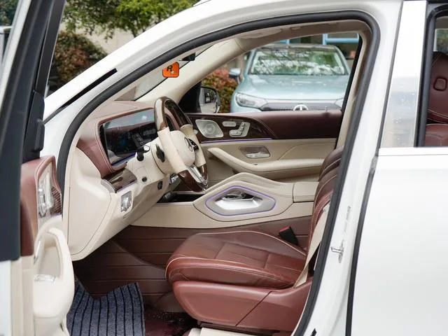 Mercedes-Benz Maybach GLS 2022 GLS 480 4MATIC interior foto 12 Mercedes-Benz Maybach GLS 2022 GLS 480 4MATIC interior foto 12