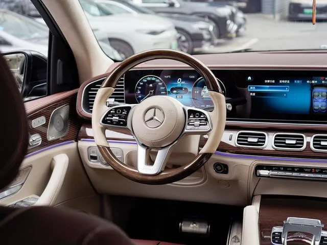 Mercedes-Benz Maybach GLS 2022 GLS 480 4MATIC interior foto 20 Mercedes-Benz Maybach GLS 2022 GLS 480 4MATIC interior foto 20