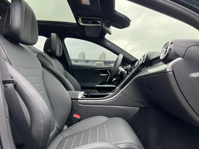 Mercedes-Benz C-Class 2022 Restyling C 260 L Sports version interior photo 14 Mercedes-Benz C-Class 2022 Restyling C 260 L Sports version interior photo 14