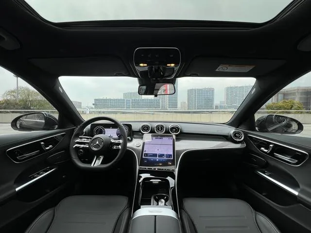 Mercedes-Benz C-Class 2022 Restyling C 260 L Sports version interior photo 16 Mercedes-Benz C-Class 2022 Restyling C 260 L Sports version interior photo 16