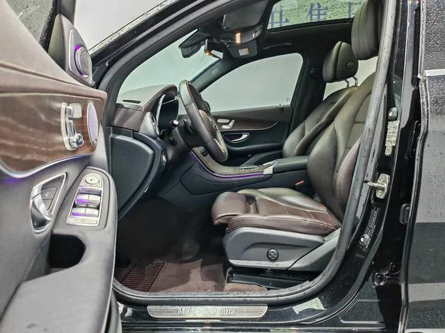 Mercedes-Benz GLC 2021 GLC 260 L 4MATIC Luxury type interior photo 11 Mercedes-Benz GLC 2021 GLC 260 L 4MATIC Luxury type interior photo 11