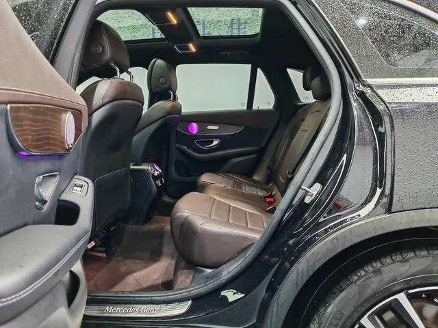 Mercedes-Benz GLC 2021 GLC 260 L 4MATIC Luxury type interior photo 12 Mercedes-Benz GLC 2021 GLC 260 L 4MATIC Luxury type interior photo 12