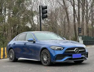 Mercedes-Benz C-Class 2022 C 260 L Versión deportiva exterior foto 3 Mercedes-Benz C-Class 2022 C 260 L Versión deportiva exterior foto 3
