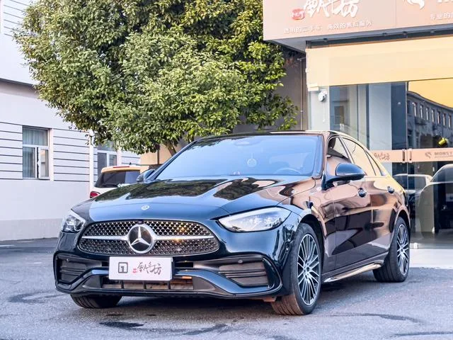 Mercedes-Benz C-Class 2023 Mise à jour C 200 L Version sportive extérieur photo 4 Mercedes-Benz C-Class 2023 Mise à jour C 200 L Version sportive extérieur photo 4