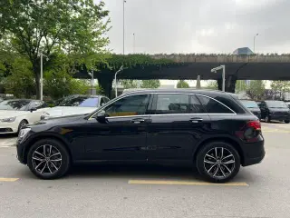 Mercedes-Benz GLC 2022 GLC 260 L 4MATIC Luxury type exterior photo 4 Mercedes-Benz GLC 2022 GLC 260 L 4MATIC Luxury type exterior photo 4