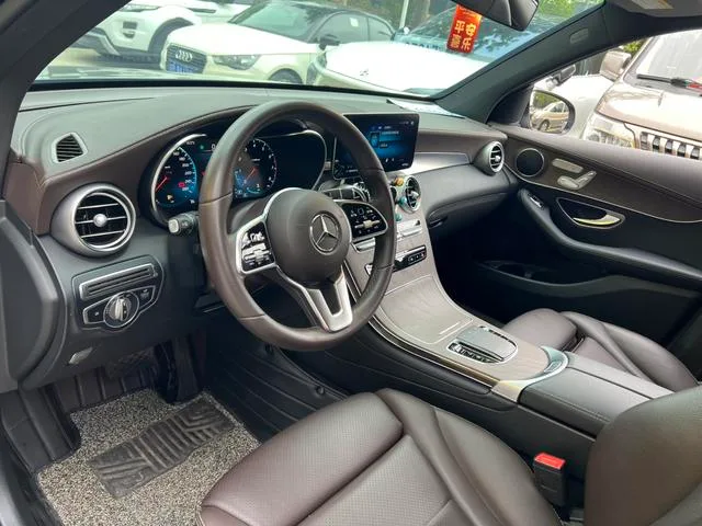 Mercedes-Benz GLC 2022 GLC 260 L 4MATIC Luxury type interior photo 9 Mercedes-Benz GLC 2022 GLC 260 L 4MATIC Luxury type interior photo 9