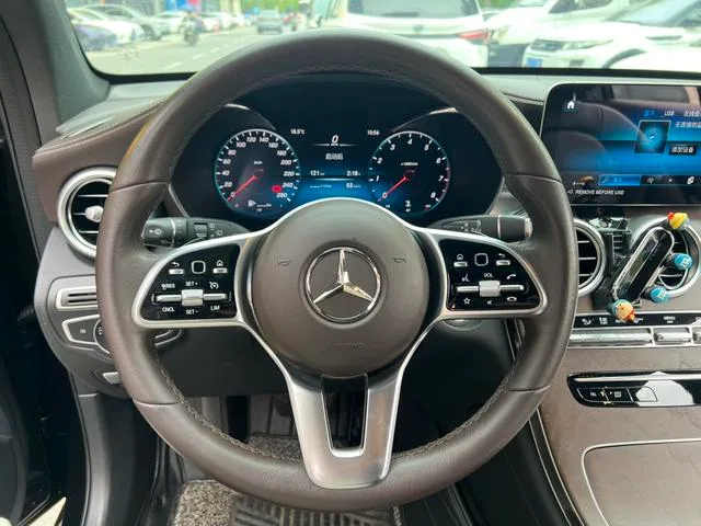 Mercedes-Benz GLC 2022 GLC 260 L 4MATIC Luxury type interior photo 15 Mercedes-Benz GLC 2022 GLC 260 L 4MATIC Luxury type interior photo 15