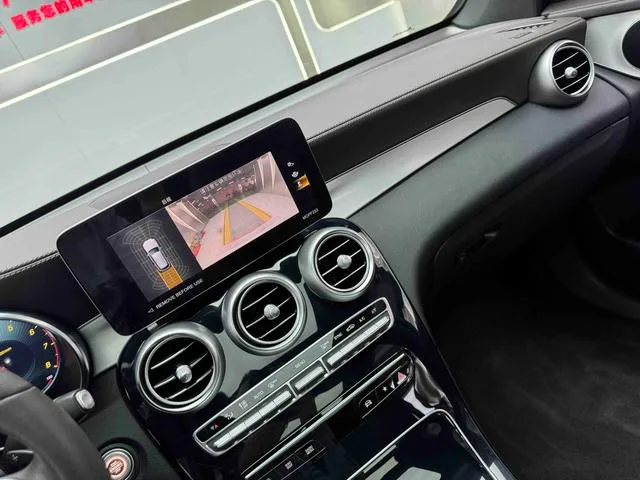 Mercedes-Benz GLC 2022 GLC 260 L 4MATIC Dinámico interior foto 10