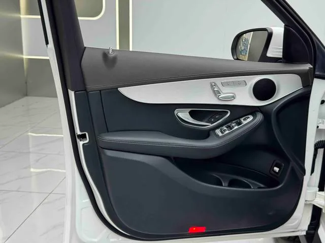Mercedes-Benz GLC 2022 GLC 260 L 4MATIC Dinámico interior foto 12