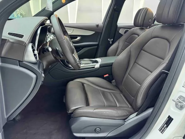 Mercedes-Benz GLC 2022 GLC 260 L 4MATIC Dinámico interior foto 13