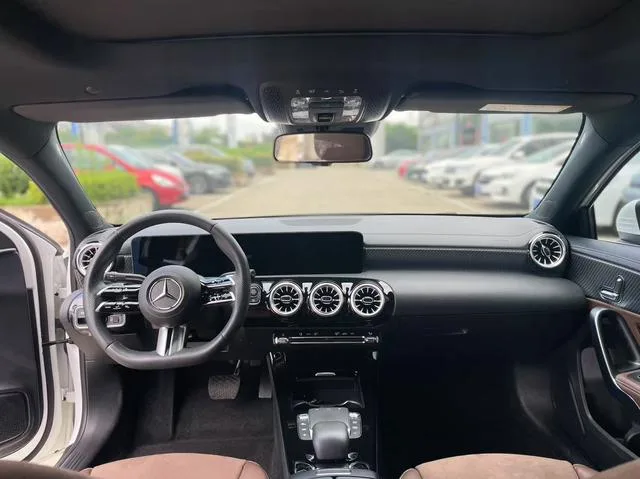 Mercedes-Benz A-Class 2023 A 200 L Sport Sedan Fashion Edition interior photo 6 Mercedes-Benz A-Class 2023 A 200 L Sport Sedan Fashion Edition interior photo 6