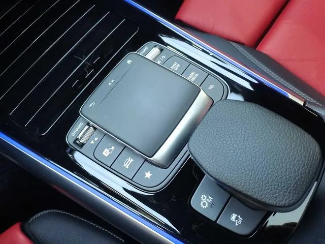 Mercedes-Benz GLA AMG 2021 AMG GLA 35 4MATIC intérieur photo 14