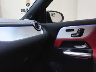 Mercedes-Benz GLA AMG 2021 AMG GLA 35 4MATIC intérieur photo 19