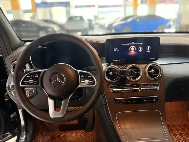 Mercedes-Benz GLC 2021 GLC 260 L 4MATIC Type de luxe intérieur photo 6