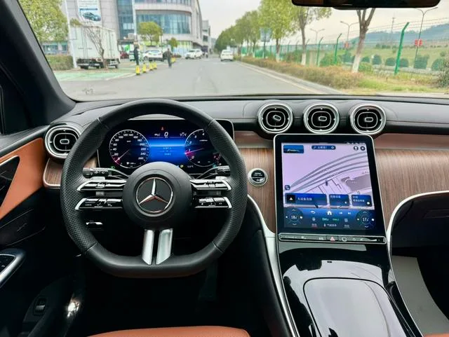 Mercedes-Benz GLC 2024 GLC 300 L 4MATIC Dynamic 7 seat exterior photo 6 Mercedes-Benz GLC 2024 GLC 300 L 4MATIC Dynamic 7 seat exterior photo 6