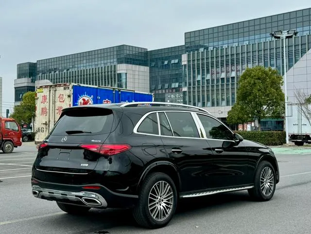 Mercedes-Benz GLC 2024 GLC 300 L 4MATIC Dynamic 7 seat interior photo 13 Mercedes-Benz GLC 2024 GLC 300 L 4MATIC Dynamic 7 seat interior photo 13