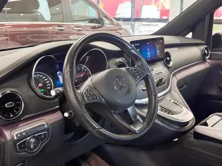 Mercedes-Benz V-Class 2022 V 260 L Long Wheelbase Deluxe Edition interior photo 13 Mercedes-Benz V-Class 2022 V 260 L Long Wheelbase Deluxe Edition interior photo 13