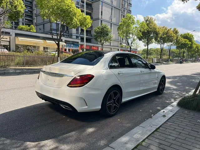 Mercedes-Benz C-Class 2021 C 260 L Sports Star Yao Zhen Tibetan Edition interior photo 6 Mercedes-Benz C-Class 2021 C 260 L Sports Star Yao Zhen Tibetan Edition interior photo 6