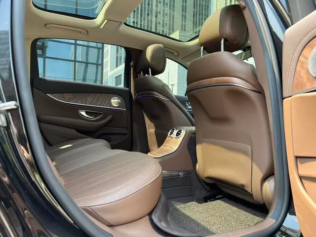Mercedes-Benz E-Class 2023 E 260 L Passenger car interior photo 7 Mercedes-Benz E-Class 2023 E 260 L Passenger car interior photo 7