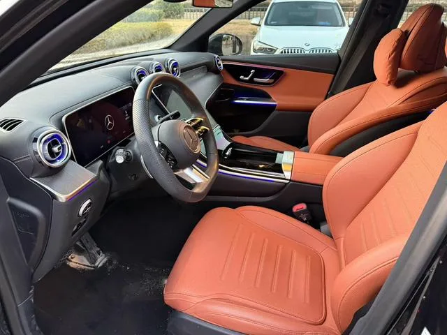 Mercedes-Benz GLC 2024 GLC 260 L 4MATIC Luxury type 5 seat exterior photo 4 Mercedes-Benz GLC 2024 GLC 260 L 4MATIC Luxury type 5 seat exterior photo 4