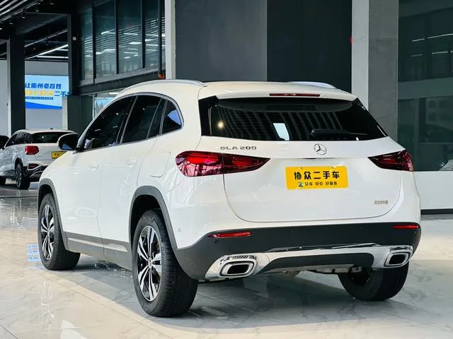 Mercedes-Benz GLA 2024 GLA 200 exterior foto 3 Mercedes-Benz GLA 2024 GLA 200 exterior foto 3