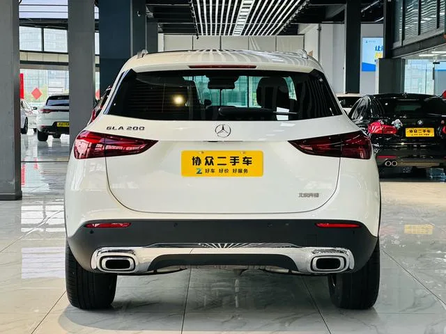 Mercedes-Benz GLA 2024 GLA 200 exterior foto 4 Mercedes-Benz GLA 2024 GLA 200 exterior foto 4