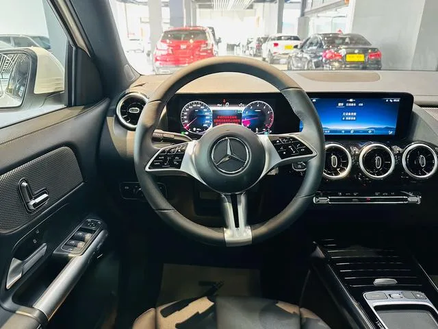Mercedes-Benz GLA 2024 GLA 200 exterior foto 6 Mercedes-Benz GLA 2024 GLA 200 exterior foto 6