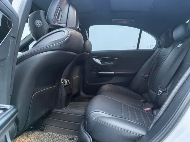 Mercedes-Benz C-Class 2022 Reforma C 260 L Versión deportiva interior foto 15 Mercedes-Benz C-Class 2022 Reforma C 260 L Versión deportiva interior foto 15