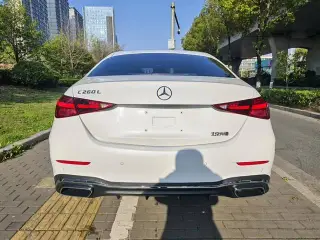 Mercedes-Benz C-Class 2023 C 260 L Versión deportiva interior foto 9 Mercedes-Benz C-Class 2023 C 260 L Versión deportiva interior foto 9