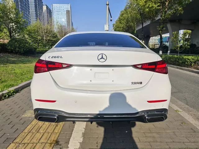 Mercedes-Benz C-Class 2023 C 260 L Versión deportiva interior foto 9 Mercedes-Benz C-Class 2023 C 260 L Versión deportiva interior foto 9