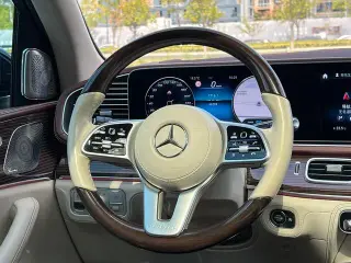 Mercedes-Benz Maybach GLS 2021 GLS 600 4MATIC Ritual and Music Edition interior photo 13 Mercedes-Benz Maybach GLS 2021 GLS 600 4MATIC Ritual and Music Edition interior photo 13