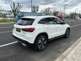 Mercedes-Benz GLA 2023 GLA 220 interior photo 11 Mercedes-Benz GLA 2023 GLA 220 interior photo 11