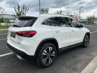 Mercedes-Benz GLA 2023 GLA 220 interior photo 12 Mercedes-Benz GLA 2023 GLA 220 interior photo 12