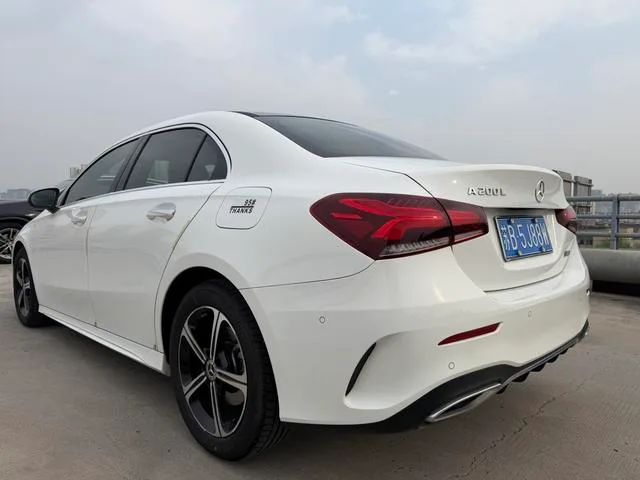 Mercedes-Benz A-Class 2023 A 200 L Sport Sedan Fashion Edition exterior photo 4 Mercedes-Benz A-Class 2023 A 200 L Sport Sedan Fashion Edition exterior photo 4