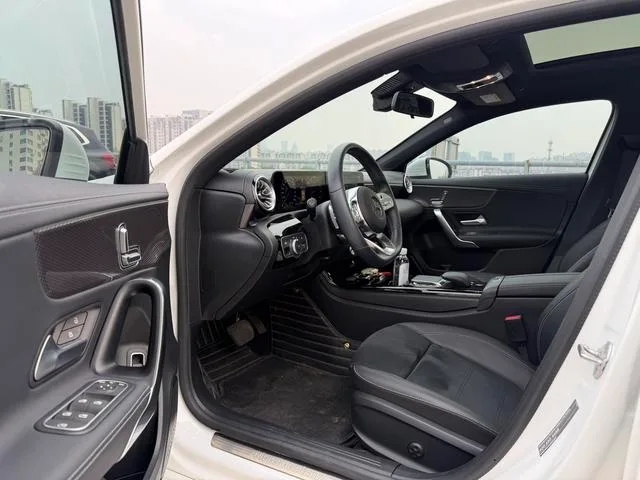 Mercedes-Benz A-Class 2023 A 200 L Sport Sedan Fashion Edition interior photo 12 Mercedes-Benz A-Class 2023 A 200 L Sport Sedan Fashion Edition interior photo 12