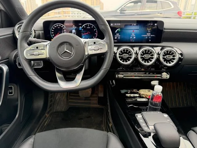 Mercedes-Benz A-Class 2023 A 200 L Sport Sedan Fashion Edition interior photo 14 Mercedes-Benz A-Class 2023 A 200 L Sport Sedan Fashion Edition interior photo 14