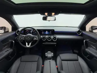 Mercedes-Benz A-Class 2021 A 200 L Versión dinámica de coche deportivo interior foto 7 Mercedes-Benz A-Class 2021 A 200 L Versión dinámica de coche deportivo interior foto 7