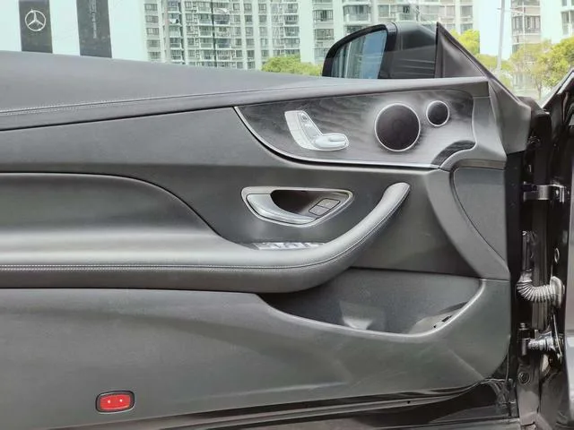 Mercedes-Benz E-Class (Imported) 2021 E 260 Coupe interior photo 12 Mercedes-Benz E-Class (Imported) 2021 E 260 Coupe interior photo 12