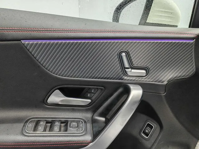 Mercedes-Benz A-Class 2023 A 200 L Voiture de sport version mode intérieur photo 18 Mercedes-Benz A-Class 2023 A 200 L Voiture de sport version mode intérieur photo 18