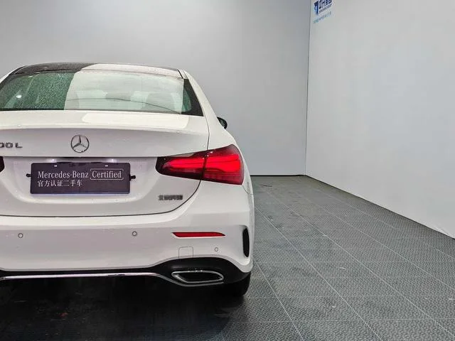 Mercedes-Benz A-Class 2023 A 200 L Voiture de sport version mode intérieur photo 20 Mercedes-Benz A-Class 2023 A 200 L Voiture de sport version mode intérieur photo 20
