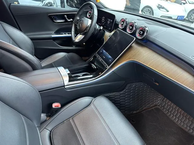 Mercedes-Benz C-Class 2022 Restyling C 260 L interior photo 13 Mercedes-Benz C-Class 2022 Restyling C 260 L interior photo 13