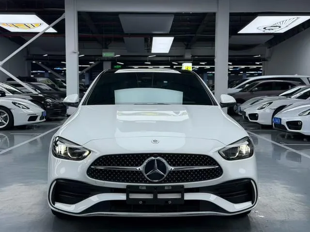 Mercedes-Benz C-Class 2023 Reforma C 260 L Versión deportiva exterior foto 2 Mercedes-Benz C-Class 2023 Reforma C 260 L Versión deportiva exterior foto 2