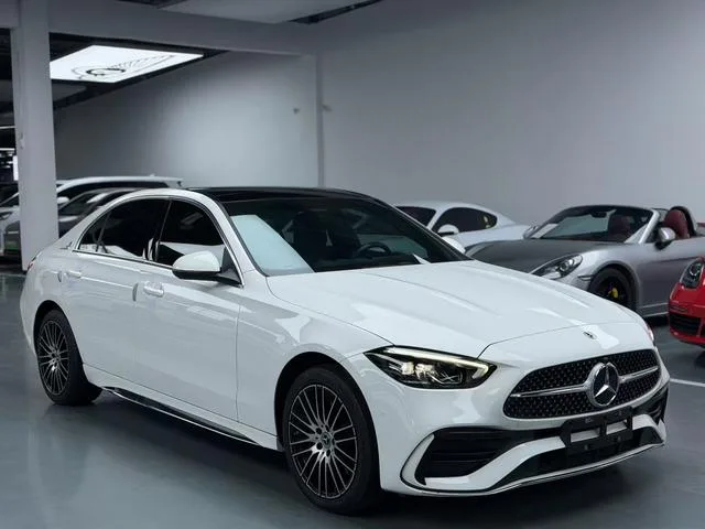 Mercedes-Benz C-Class 2023 Reforma C 260 L Versión deportiva exterior foto 3 Mercedes-Benz C-Class 2023 Reforma C 260 L Versión deportiva exterior foto 3