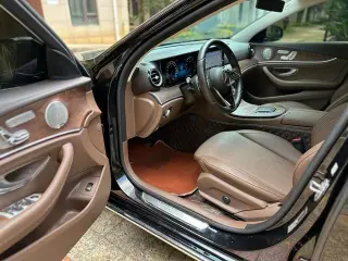 Mercedes-Benz E-Class 2023 Restyling E 300 L Luxury type Passenger car interior photo 12 Mercedes-Benz E-Class 2023 Restyling E 300 L Luxury type Passenger car interior photo 12