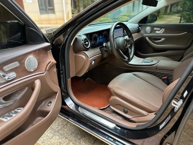 Mercedes-Benz E-Class 2023 Restyling E 300 L Luxury type Passenger car interior photo 12 Mercedes-Benz E-Class 2023 Restyling E 300 L Luxury type Passenger car interior photo 12