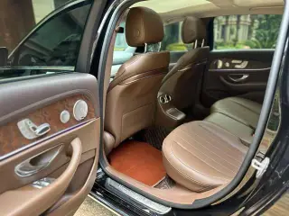 Mercedes-Benz E-Class 2023 Restyling E 300 L Luxury type Passenger car interior photo 16 Mercedes-Benz E-Class 2023 Restyling E 300 L Luxury type Passenger car interior photo 16