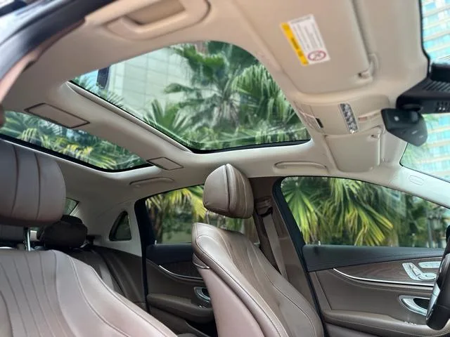 Mercedes-Benz E-Class 2023 Restyling E 300 L Luxury type Passenger car interior photo 18 Mercedes-Benz E-Class 2023 Restyling E 300 L Luxury type Passenger car interior photo 18